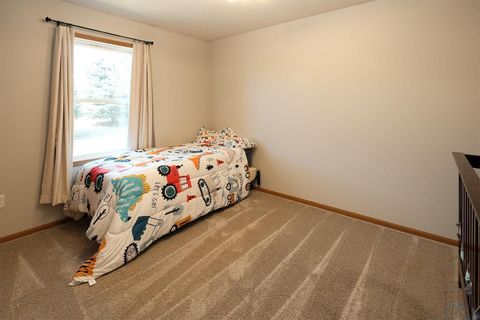 Tiny photo for 1303 11th Avenue NE Ave, Sioux Center, IA 51250 (MLS # 831970)