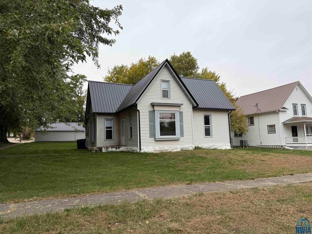 Photo of 402 5th Street, Ireton, IA 51027 (MLS # 830799)