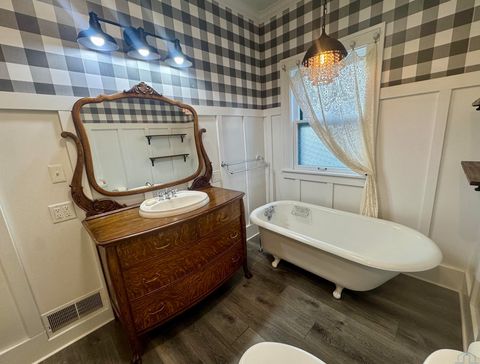 Tiny photo for 404 9th St, Alton, IA 51003 (MLS # 831738)