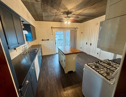 Tiny photo for 404 9th St, Alton, IA 51003 (MLS # 831738)