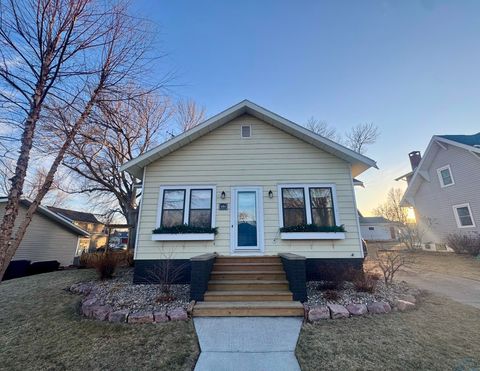 Tiny photo for 404 9th St, Alton, IA 51003 (MLS # 831738)