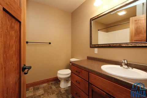 Tiny photo for 2318 Riviera Road, Sioux Center, IA 51250 (MLS # 830894)