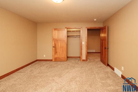 Tiny photo for 2318 Riviera Road, Sioux Center, IA 51250 (MLS # 830894)