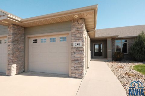 Tiny photo for 2318 Riviera Road, Sioux Center, IA 51250 (MLS # 830894)