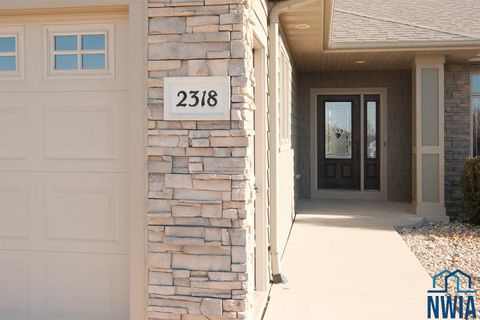 Tiny photo for 2318 Riviera Road, Sioux Center, IA 51250 (MLS # 830894)