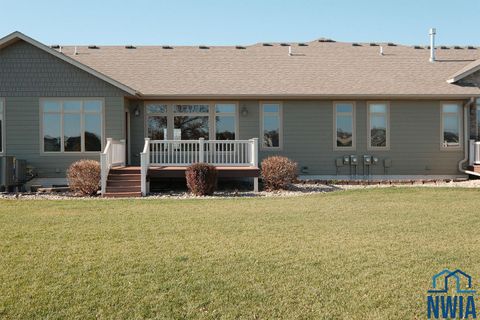 Tiny photo for 2318 Riviera Road, Sioux Center, IA 51250 (MLS # 830894)