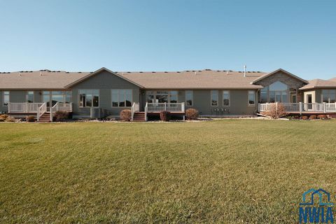 Tiny photo for 2318 Riviera Road, Sioux Center, IA 51250 (MLS # 830894)