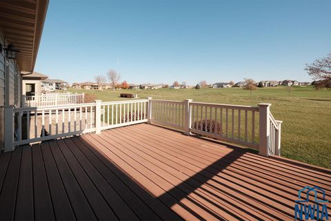 Tiny photo for 2318 Riviera Road, Sioux Center, IA 51250 (MLS # 830894)