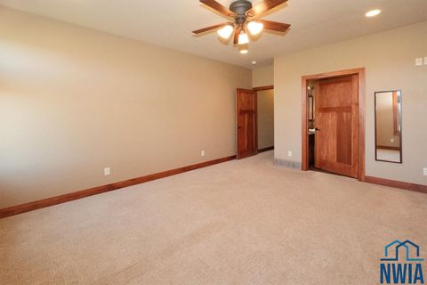 Tiny photo for 2318 Riviera Road, Sioux Center, IA 51250 (MLS # 830894)