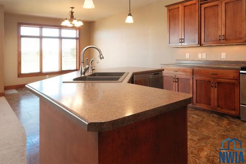 Tiny photo for 2318 Riviera Road, Sioux Center, IA 51250 (MLS # 830894)