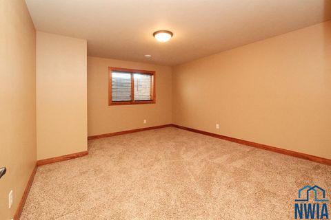 Tiny photo for 2318 Riviera Road, Sioux Center, IA 51250 (MLS # 830894)