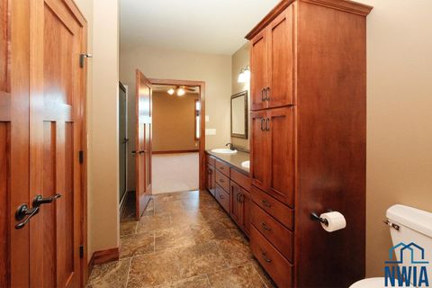 Tiny photo for 2318 Riviera Road, Sioux Center, IA 51250 (MLS # 830894)