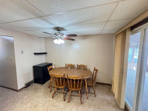 Tiny photo for 205 Washington Ave, Sheldon, IA 51201 (MLS # 831199)