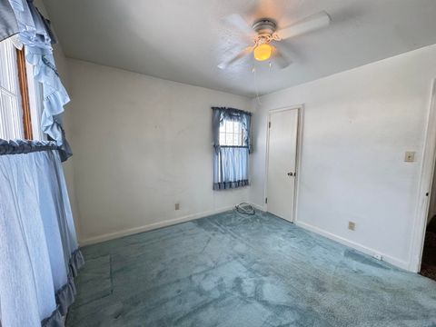 Tiny photo for 205 Washington Ave, Sheldon, IA 51201 (MLS # 831199)