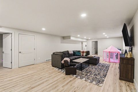 Tiny photo for 1506 Lincoln Pl SE Pl, Orange City, IA 51041 (MLS # 831869)