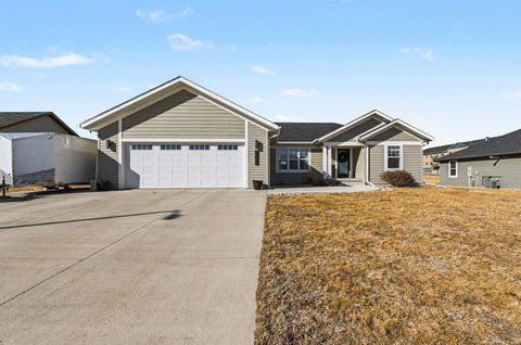 Tiny photo for 1506 Lincoln Pl SE Pl, Orange City, IA 51041 (MLS # 831869)