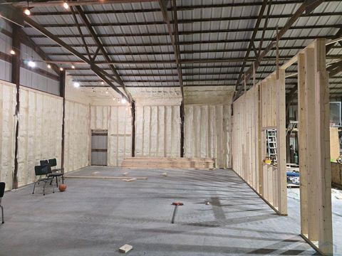 Tiny photo for 865 Matlock Blvd, Sheldon, IA 51201 (MLS # 830924)