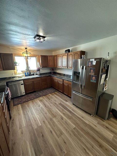 Tiny photo for 865 Matlock Blvd, Sheldon, IA 51201 (MLS # 830924)