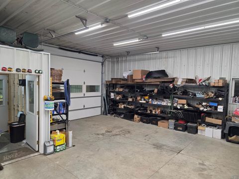 Tiny photo for 865 Matlock Blvd, Sheldon, IA 51201 (MLS # 830924)