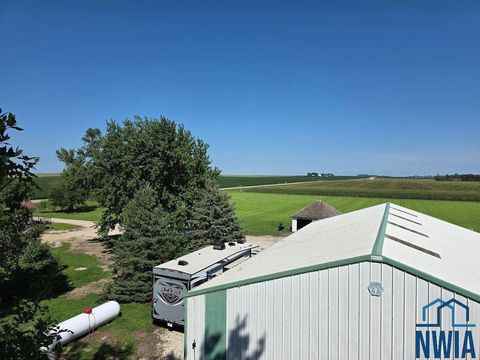 Tiny photo for 865 Matlock Blvd, Sheldon, IA 51201 (MLS # 830924)