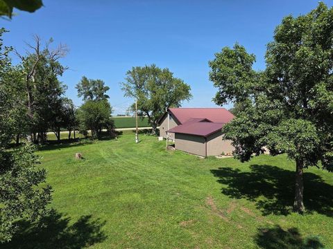 Tiny photo for 865 Matlock Blvd, Sheldon, IA 51201 (MLS # 830924)