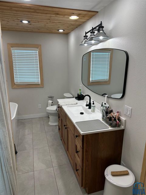 Tiny photo for 865 Matlock Blvd, Sheldon, IA 51201 (MLS # 830924)