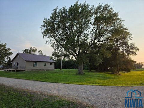 Photo of 865 Matlock Blvd, Sheldon, IA 51201 (MLS # 830924)