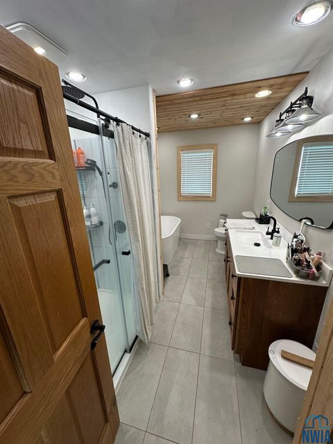 Tiny photo for 865 Matlock Blvd, Sheldon, IA 51201 (MLS # 830924)