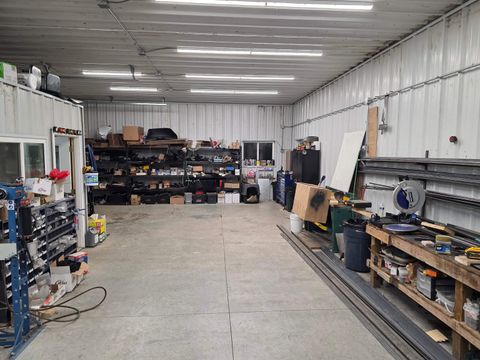 Tiny photo for 865 Matlock Blvd, Sheldon, IA 51201 (MLS # 830924)