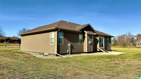 Tiny photo for 2500 Avenue B, Hawarden, IA 51023 (MLS # 827013)