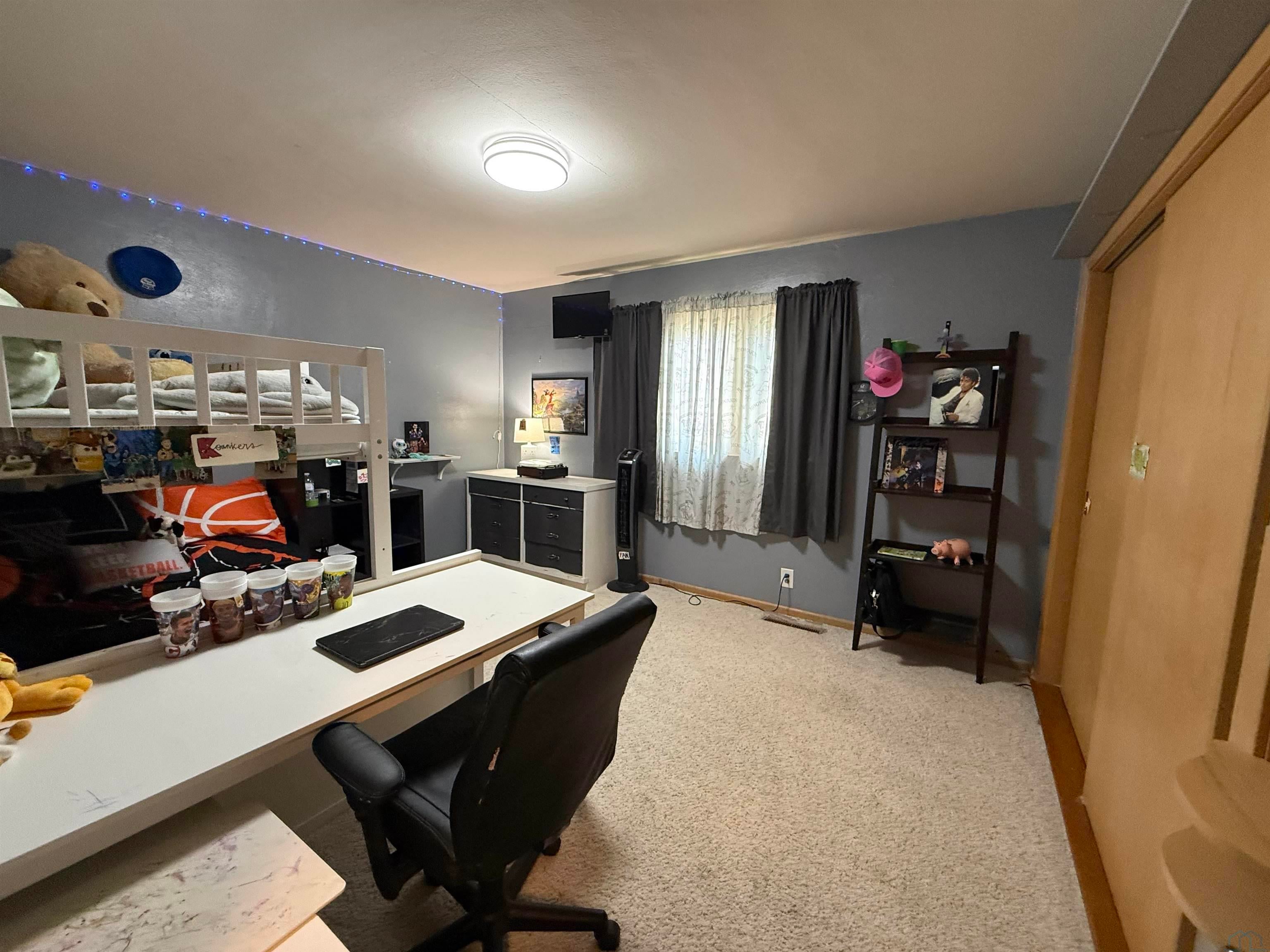 506 ASH ST - Photo 4