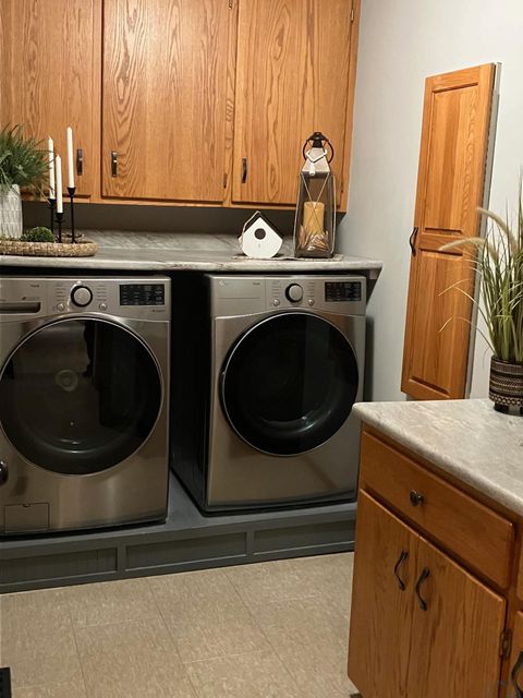 Tiny photo for 601 Lincoln Ave SE Ave, Orange City, IA 51041 (MLS # 829303)