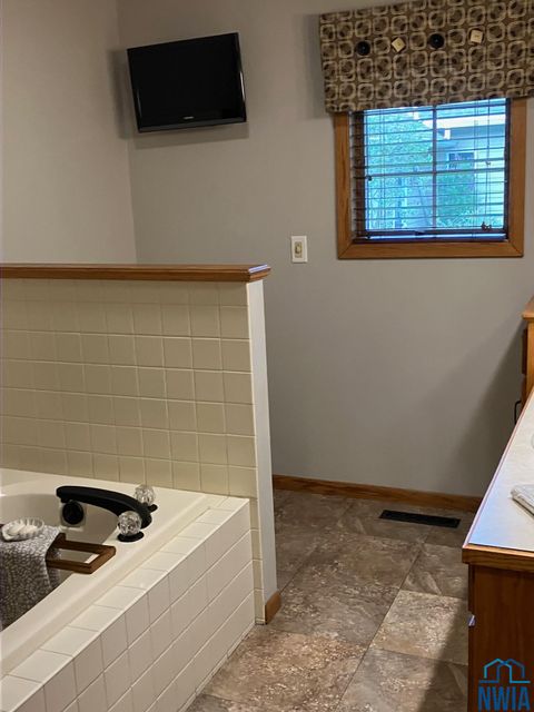 Tiny photo for 601 Lincoln Ave SE Ave, Orange City, IA 51041 (MLS # 829303)