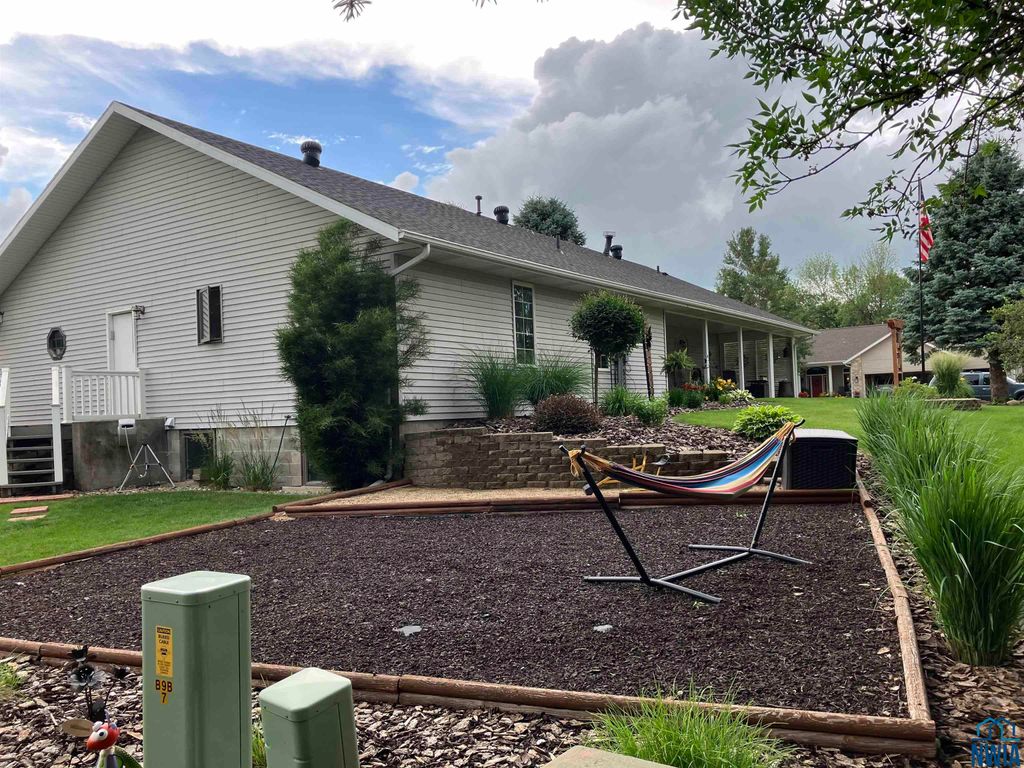 Photo of 601 Lincoln Ave SE Ave, Orange City, IA 51041 (MLS # 829303)