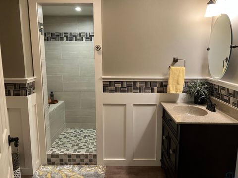 Tiny photo for 601 Lincoln Ave SE Ave, Orange City, IA 51041 (MLS # 829303)