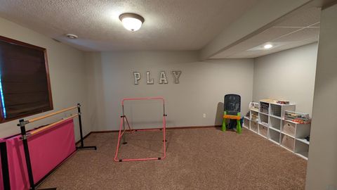 Tiny photo for 927 16th St SE St, Sioux Center, IA 51250 (MLS # 830893)