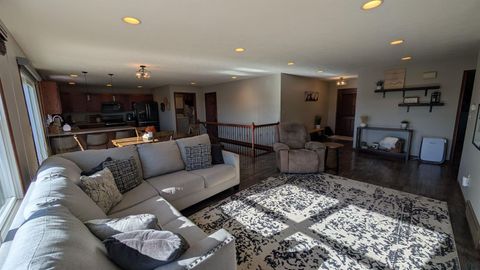 Tiny photo for 927 16th St SE St, Sioux Center, IA 51250 (MLS # 830893)