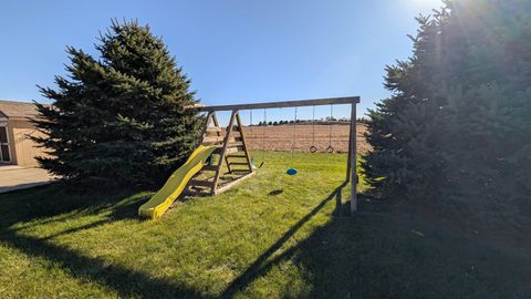 Tiny photo for 927 16th St SE St, Sioux Center, IA 51250 (MLS # 830893)