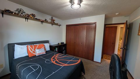 Tiny photo for 927 16th St SE St, Sioux Center, IA 51250 (MLS # 830893)