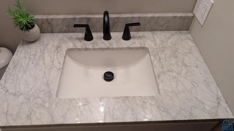 Tiny photo for 927 16th St SE St, Sioux Center, IA 51250 (MLS # 830893)