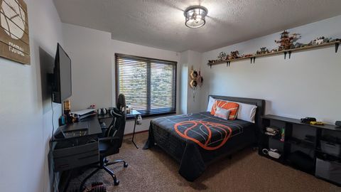 Tiny photo for 927 16th St SE St, Sioux Center, IA 51250 (MLS # 830893)