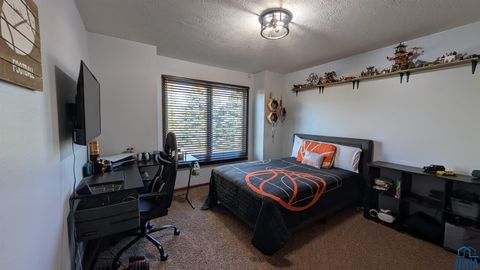 Tiny photo for 927 16th St SE St, Sioux Center, IA 51250 (MLS # 830893)