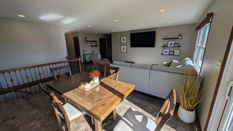 Tiny photo for 927 16th St SE St, Sioux Center, IA 51250 (MLS # 830893)