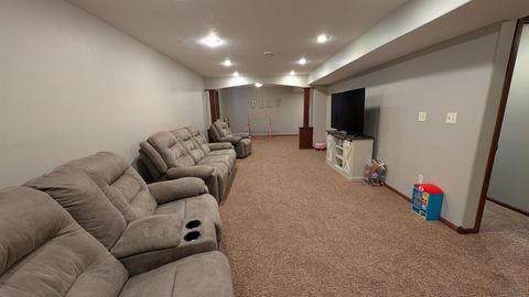 Tiny photo for 927 16th St SE St, Sioux Center, IA 51250 (MLS # 830893)