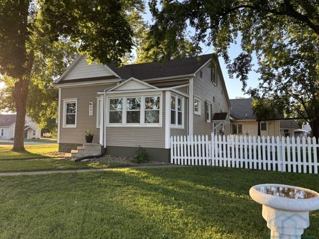 Photo 1 of 34 — 201 5TH ST NE, Orange City, IA 51041