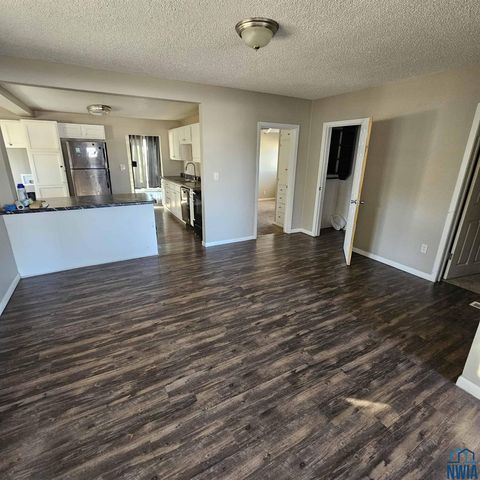 Tiny photo for 518 Washington Ave, Sheldon, IA 51201 (MLS # 828877)