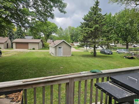 Tiny photo for 518 Washington Ave, Sheldon, IA 51201 (MLS # 828877)
