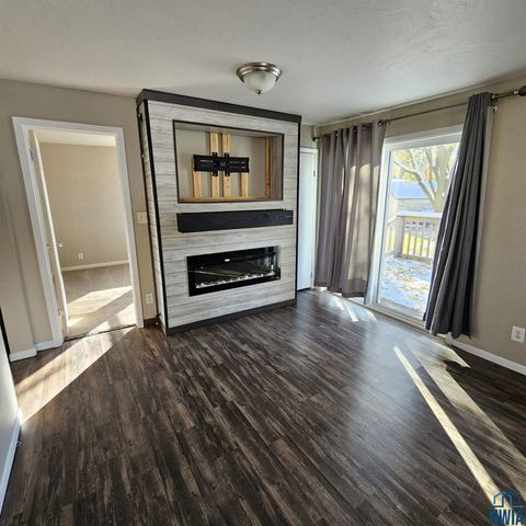 Tiny photo for 518 Washington Ave, Sheldon, IA 51201 (MLS # 828877)