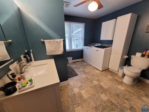 Tiny photo for 934 Roosevelt Ave, Sheldon, IA 51201 (MLS # 830815)