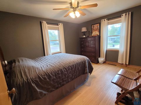 Tiny photo for 934 Roosevelt Ave, Sheldon, IA 51201 (MLS # 830815)